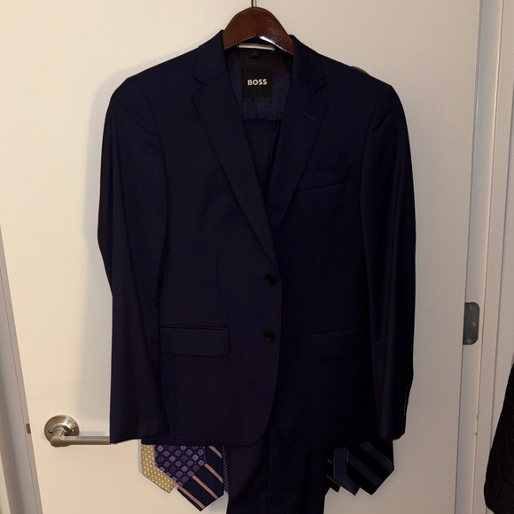Hugo Boss Men's Dark Blue Suit